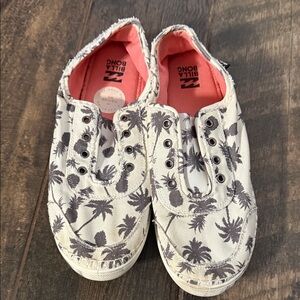 Billabong White Palm Print Slip-On Sneakers women’s size 10